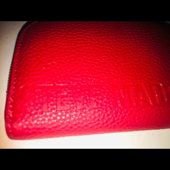 Steve Madden small Zip Wallet - Picture 3 of 6